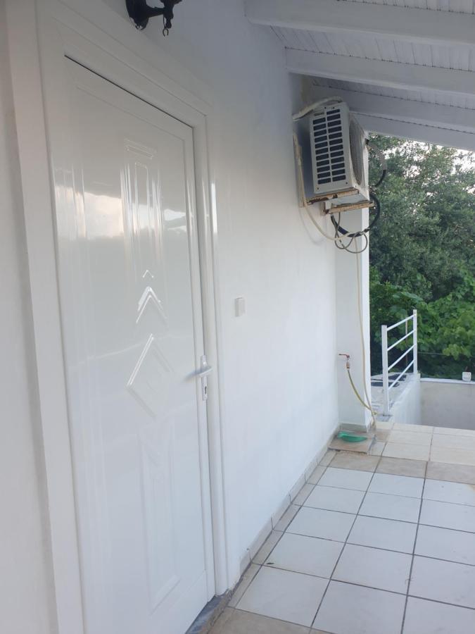 Sarandë Rosemary House 게스트하우스 외부 사진