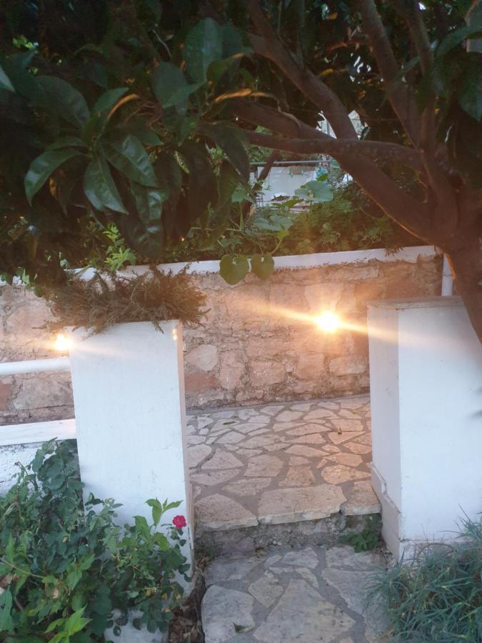 Sarandë Rosemary House 게스트하우스 외부 사진